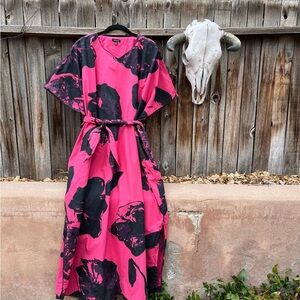 Beautiful 90s vintage pink floral kaftan by J Peterman!